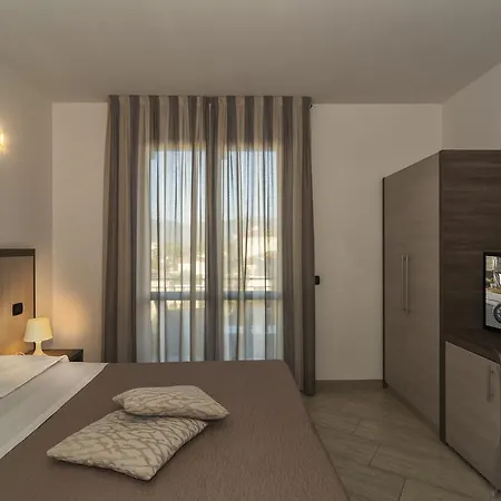 Lido Hotel 3*