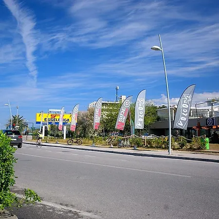 Lido Hotel 3*